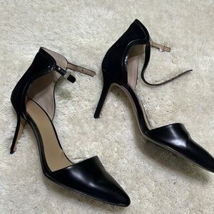 Ann Taylor Black Pumps